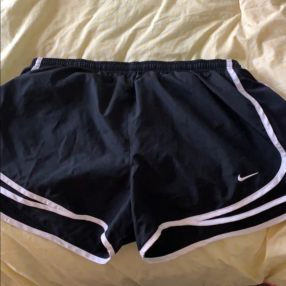 Nike women’s shortS